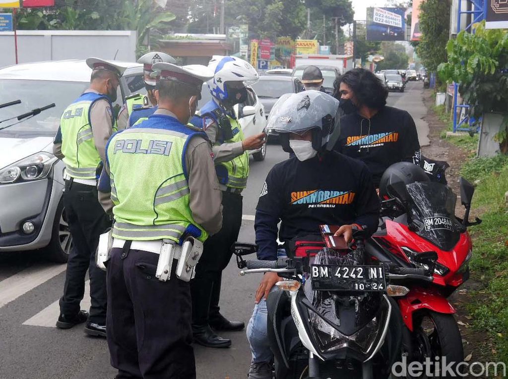Polisi Tertibkan 200 Pemotor Berknalpot Bising di Kawasan Lembang