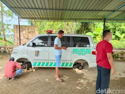 Keterlaluan! 4 Roda Ambulans di Tuban Amblas Digondol Maling