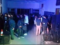 Berkerumun, Reuni-Pesta Miras Mahasiswa Bandung Dibubarkan Satpol PP