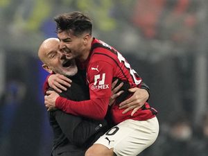 Milan Menang Derby, Pioli Puasa Cerutu Sebulan