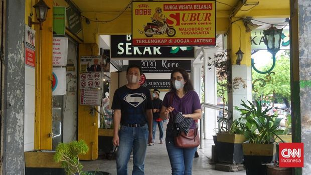 Suasana baru Malioboro usai ditinggal ribuan PKL ke sentra baru, Kota Yogyakarta, Sabtu (5/2).