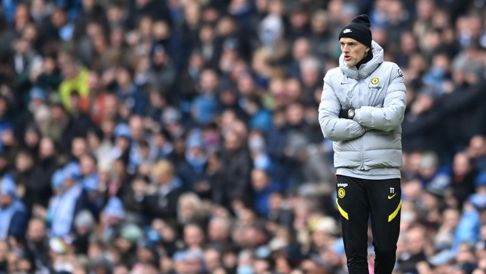 MANCHESTER, ENGLAND - JANUARY 15: Thomas Tuchel, Manager of Chelsea looks on during the Premier League match between Manchester City and Chelsea at Etihad Stadium on January 15, 2022 in Manchester, England. (Photo by Michael Regan/Getty Images)