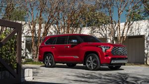 Lihat Lebih Dekat Wujud SUV Hybrid Terbaru Toyota Sequoia 2023
