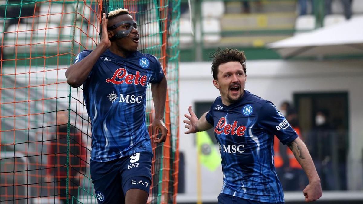 Pedri mewanti-wanti Barcelona untuk mewaspadai serangan baik Napoli (Foto: Getty Images/Maurizio Lagana)