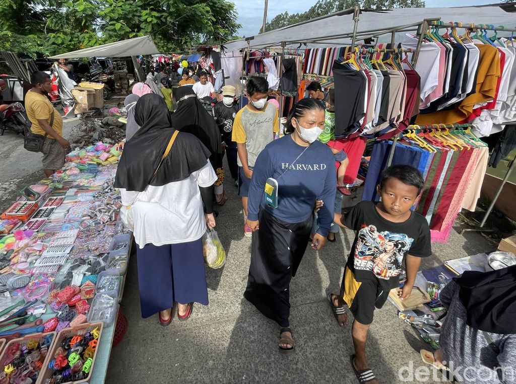 Warga Berjubel di BKT, Saat Jakarta Perang Melawan Omicron