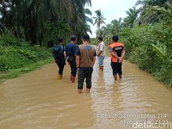 Banjir-Longsor Terjang 8 Daerah di Bengkulu, Sebagian Warga Mengungsi