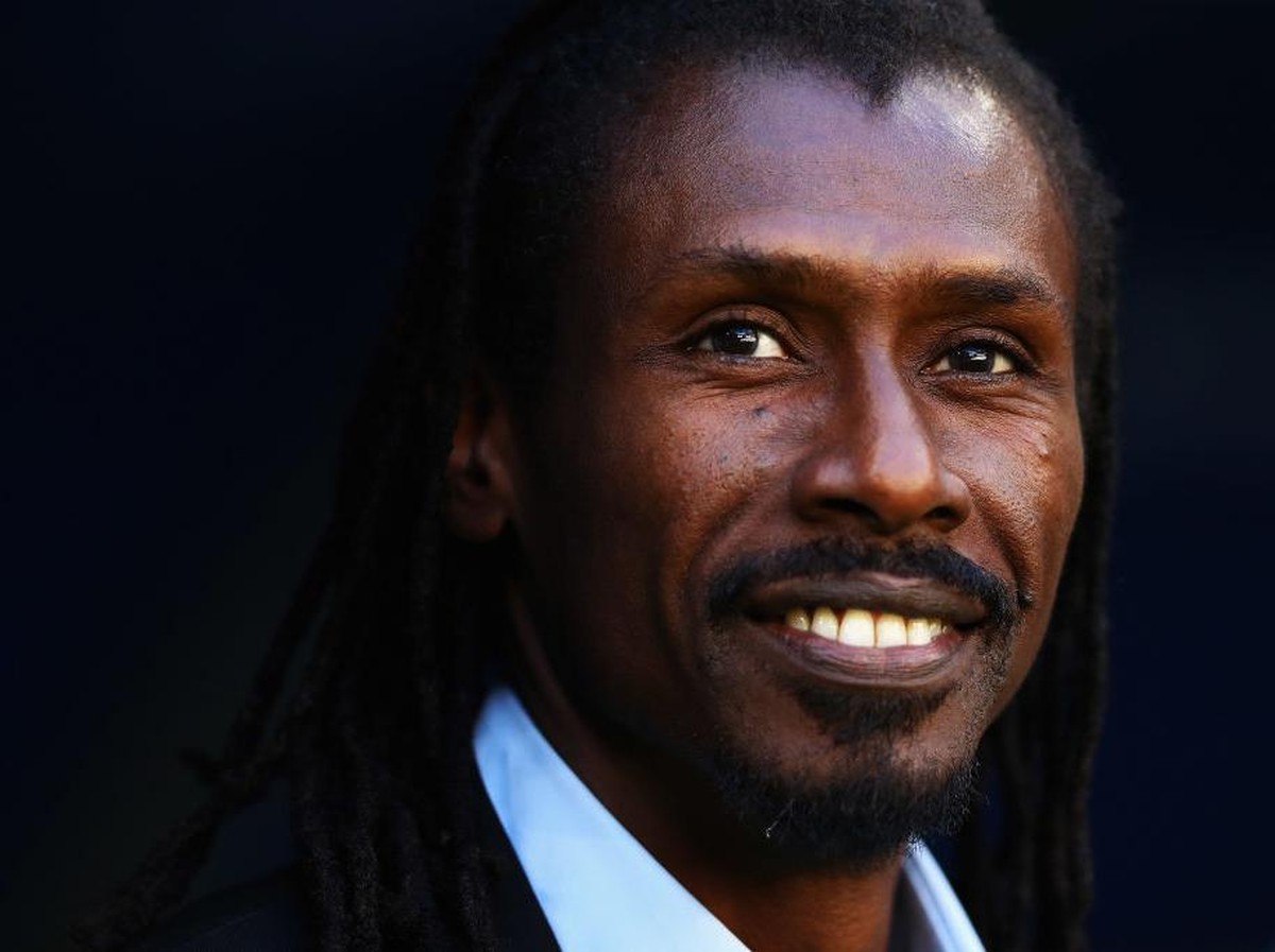 Pelatih Senegal, Aliou Cisse, mengungkap Sadio Mane tak perlu operasi. (Foto: Getty Images/Dean Mouhtaropoulos)