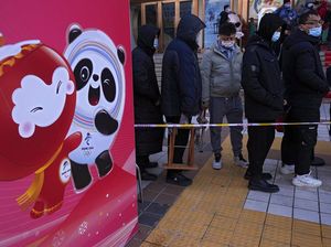 Antre Panjang Cuma Buat Bing Dwen Dwen, Maskot Olimpiade Beijing Antre Panjang Cuma Buat Bing Dwen Dwen, Maskot Olimpiade Beijing