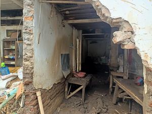 Kisah Sedih Warga Probolinggo Uang Beli Motor Rp 5 Juta Hanyut Terbawa Banjir