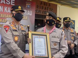 Polisi Tabrakkan Diri ke Motor Jambret di Riau Dapat Rekomendasi Sekolah