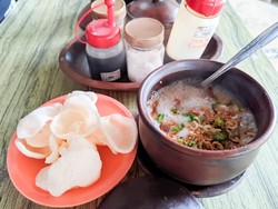 Gurih Hangat Bubur Bakar Kendil di Ponorogo Buat Sarapan