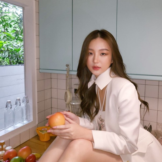 Aktris Thailand Kanyawee Songmuang yang populer dan punya visual unik memesona.