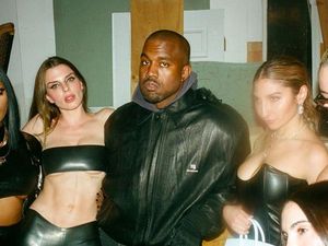 Pacar Kanye West Ngaku Ingin Lakukan Foursome dan Hal Ini