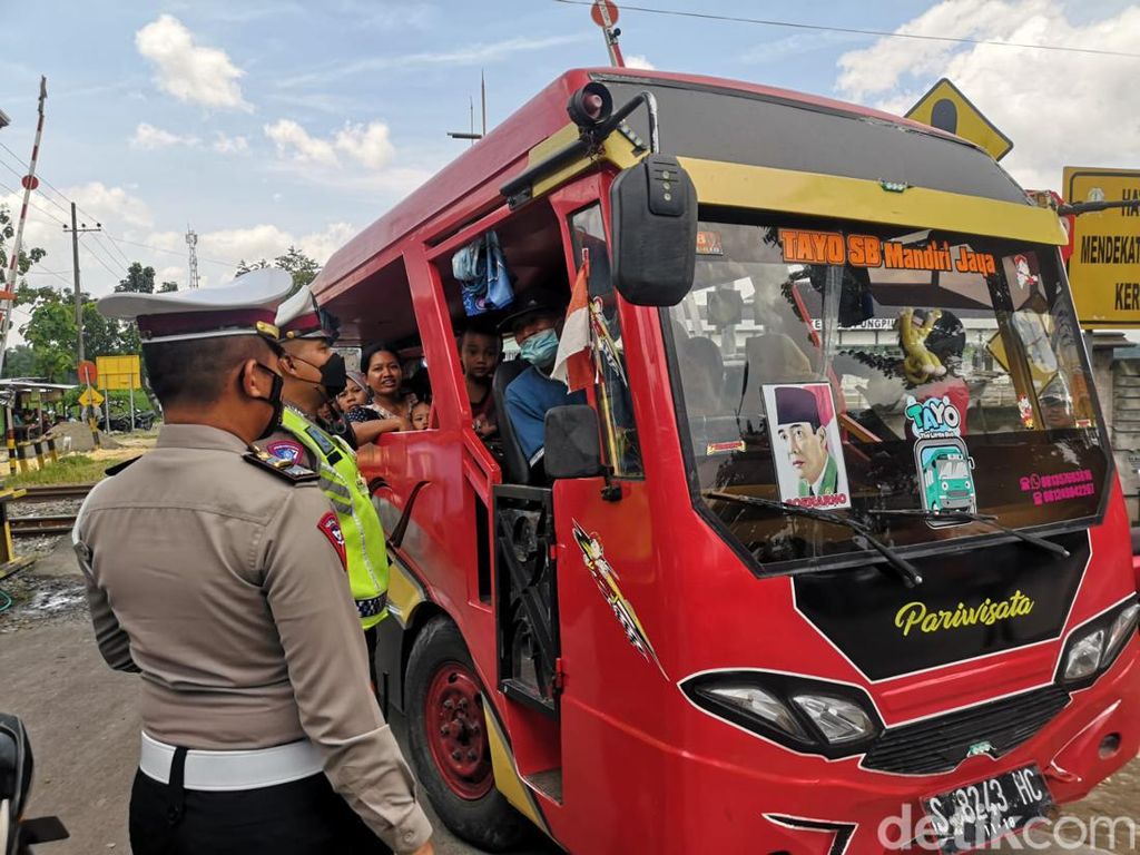 Kereta Kelinci di Bojonegoro Diimbau Tak Beroperasi di Jalan Raya