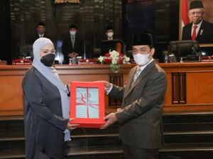 Pemprov DKI Serahkan Raperda tentang Hak Penyandang Disabilitas ke DPRD