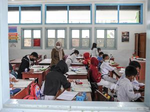 PPKM Diperpanjang Lagi, Nasib Sekolah Tatap Muka Bagaimana? PPKM Diperpanjang Lagi, Nasib Sekolah Tatap Muka Bagaimana?