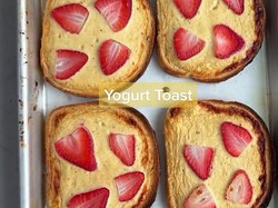 Roti Panggang Topping Yogurt Ini Bisa Jadi Menu Sarapan, Begini Cara Bikinnya