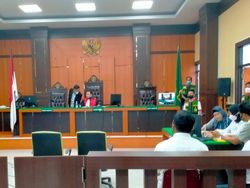 Tok! Hakim Tolak Praperadilan Dosen Unri Tersangka Perusakan Rumah-Jadi DPO