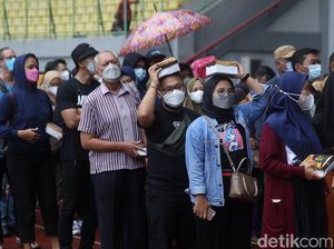 Jangan Gegabah Copot Masker Meski RI Sudah 99 Persen Kebal COVID, Ini Risikonya
