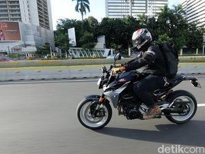 Tes BMW F 900 R: Moge Roadster Rp 400 Jutaan yang Jinak Dipakai Harian