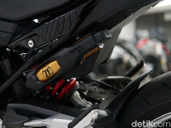 Suspensi Canggih BMW F 900 R Asyik Buat Melibas Segala Medan