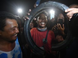 Pria Berhasil Tangkap Buaya Berkalung Ban: Sebelumnya Gagal Karena Tak Pamit