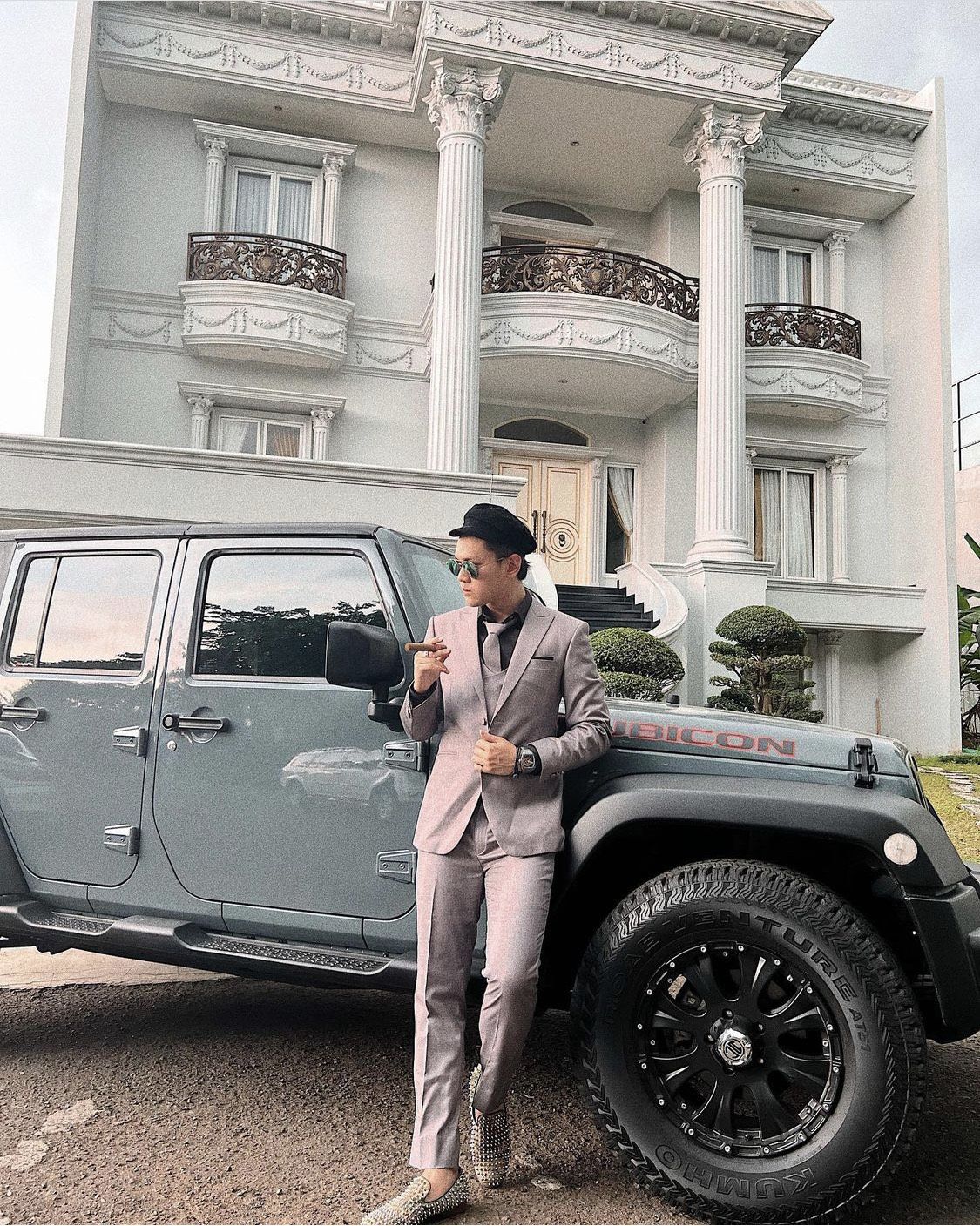 Foto transformasi gaya Indra Kesuma.