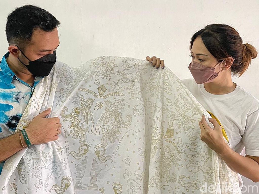 Ini Rupa Batik Tulis Blitar yang Dipesan Bintang NBA Justin Holiday Ini Rupa Batik Tulis Blitar yang Dipesan Bintang NBA Justin Holiday