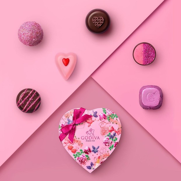 Lee Junho terpilih sebagai model baru merek cokelat Godiva Korea/instagram/godivakorea Brand Godiva Korea yang menunjuk Junho 2PM sebagai model terbaru mereka.