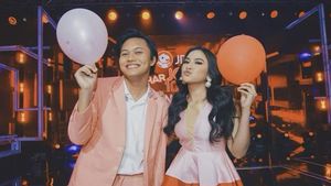 8 Foto Mahalini Resmi Pacaran dengan Rizky Febian, Nangis Saat Ditembak