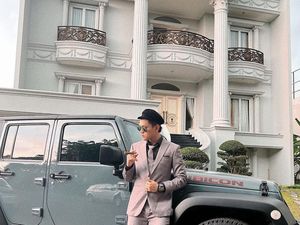 Indra Kenz: Eks Sopir Taksi Jadi Crazy Rich, Kini Tersandung Judi Online Indra Kenz: Eks Sopir Taksi Jadi Crazy Rich, Kini Tersandung Judi Online