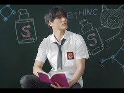 Jadi Model Iklan Somethinc, Intip Gaya Personel NCT Dream Berseragam SMA