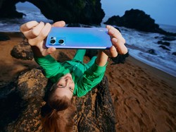 Oppo Terapkan Teknologi Laser di Bagian Belakang Reno7 5G