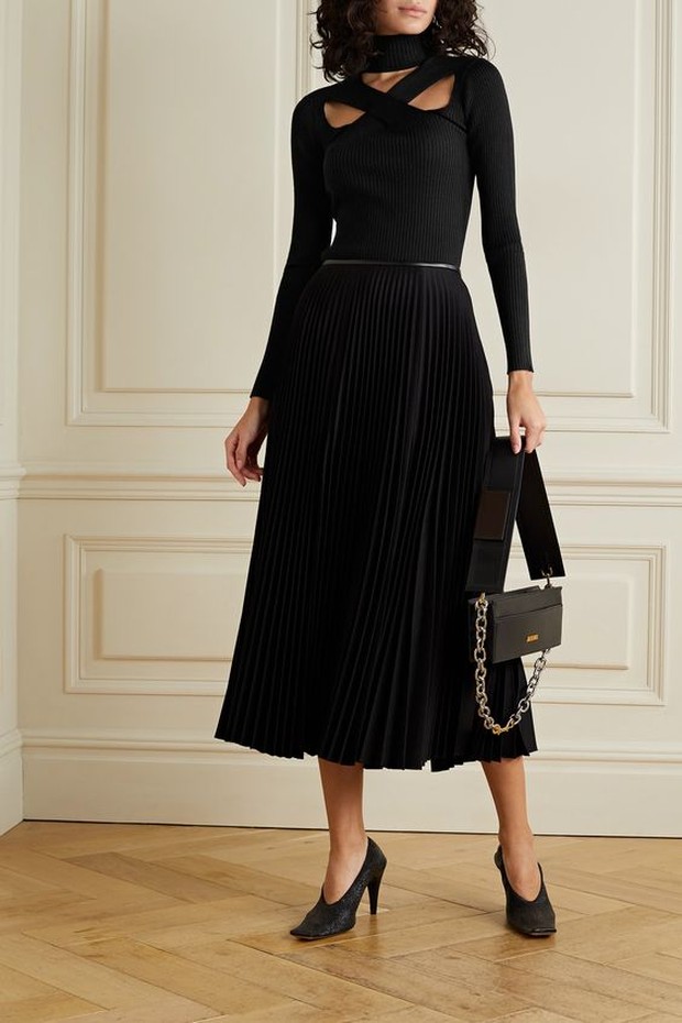 Pakailah turtleneck cutout