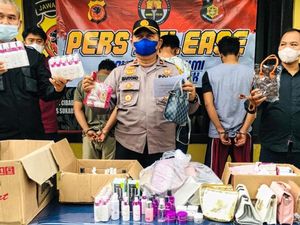 Polisi Pamerkan Alat Kecantikan-Tas dari Kasus Perampokan Toko Kosmetik