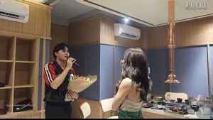 Romantis! Rizky Febian Tembak Mahalini Saat Makan Malam Bersama 