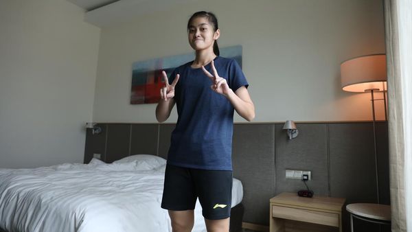 Foto Pebulutangkis Putri RI Stephanie Widjaja Giat Latihan di Kamar