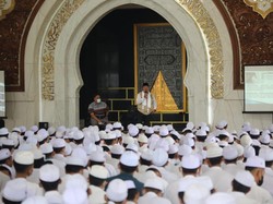 Tim Tabligh Polres Tasikmalaya Kota Disambut Ribuan Santri Al Idrisiyyah Cisayong