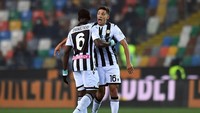 Udinese menempati peringkat empat. Klub milik Keluarga Pozzo hanya menghabiskan 244 juta Euro dari 416 juta yang diperoleh dari transfer pemain, sehingga untung 172 juta Euro. Foto: Getty Images/Alessandro Sabattini