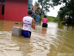 Korban Banjir Pekalongan Kesulitan Air Bersih