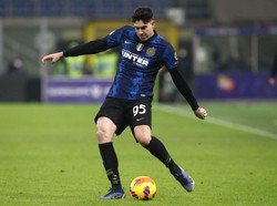 Prioritas Bastoni Bertahan di Inter Milan, tapi...