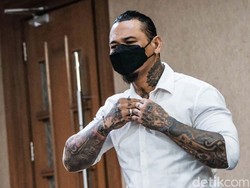 Jerinx Minta Adam Deni Ditampilkan Pakai Baju Tahanan: Biar Fair