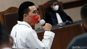 dr Tirta Jadi Saksi Meringankan Jerinx, Pamer Chat Adam Deni