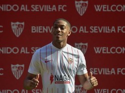 Martial Tolak Juventus dan Barcelona Demi Sevilla