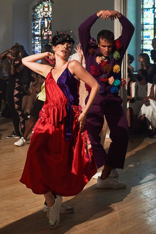 Peragaan busana Imitation of Christ yang akan diadakan secara digital/