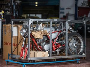 Masih Bau Pabrik! Motor Jadul Ini Dibungkus Peti Sudah 24 Tahun