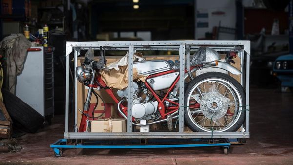 Mulus...Sudah 24 Tahun, Motor Jadul Honda Ini Masih Dibungkus Peti Pabrik