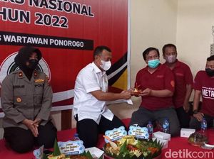 HPN 2022, Bupati Giri Ingatkan Media Harus Suarakan Kebenaran HPN 2022, Bupati Giri Ingatkan Media Harus Suarakan Kebenaran