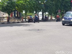 Lapor Cak Beres! Jalan Berlubang di Exit Tol Gunungsari Sudah Diaspal