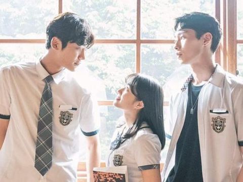 Dilarang pacaran di sekolah atau kampus